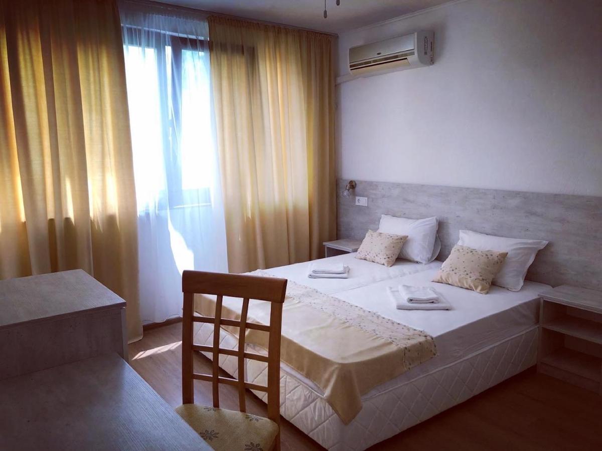 Guest Rooms Southern Nights Varvara  Exterior foto